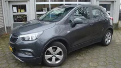 Grijs, metallic lak Gebruikt 2018 Opel Mokka X Selection SUV | € 14.900 (Eerlijke prijs)