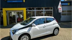 Gebruikt 2019 Toyota Aygo X-play Hatchback | € 10.495 (Eerlijke prijs)