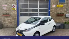 Wit Gebruikt 2016 Toyota Aygo Hatchback | € 6.995 (Eerlijke prijs)