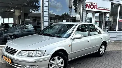 Grijs Gebruikt 2000 Toyota Camry Sedan | € 4.400 (Eerlijke prijs)