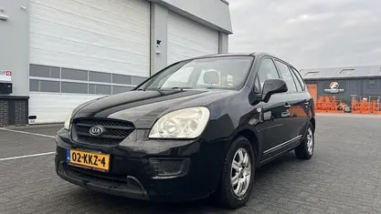 Occasion 2010 Kia Carens MPV | € 1.650 (Eerlijke prijs)