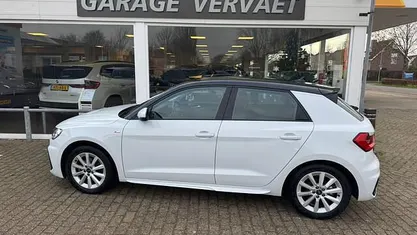 Wit Gebruikt 2024 Audi A1 Sportback S-Line Hatchback | € 24.950 (Super prijs)