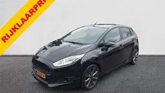 Zwart, metallic lak Gebruikt 2017 Ford Fiesta ST-Line Hatchback | € 10.555 (Eerlijke prijs)