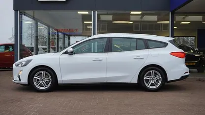 Wit Gebruikt 2020 Ford Focus Business Edition Stationwagen | € 11.950 (Eerlijke prijs)