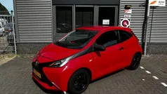 Rood Gebruikt 2017 Toyota Aygo Hatchback | € 6.950 (Eerlijke prijs)