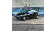 Zwart Gebruikt 2011 Mazda 2 Hatchback | € 4.999 (Eerlijke prijs)