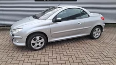 Grijs Gebruikt 2005 Peugeot 206 CC Cabriolet | € 2.745 (Eerlijke prijs)