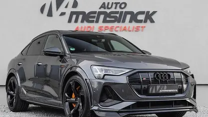 Grijs (parellak) Occasion 2022 Audi e-tron Sportback Comfort SUV | € 52.950 (Eerlijke prijs)