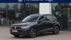 Zwart Gebruikt 2022 VW Tiguan Active SUV | € 34.950 (Eerlijke prijs)
