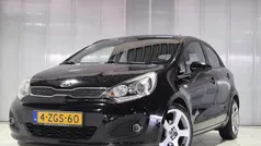 Zwart Gebruikt 2015 Kia Rio Hatchback | € 7.950 (Eerlijke prijs)