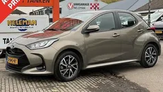 Groen Gebruikt 2023 Toyota Yaris Hybrid Hatchback | € 20.898 (Eerlijke prijs)