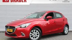 Rood Gebruikt 2017 Mazda 2 Dynamic Hatchback | € 12.700 (Eerlijke prijs)