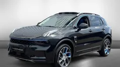 Zwart, metallic lak Gebruikt 2022 Lynk & Co 01 SUV | € 25.900 (Eerlijke prijs)