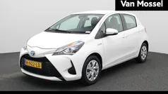 Wit Gebruikt 2020 Toyota Yaris Hybrid Active Hatchback | € 15.900 (Eerlijke prijs)