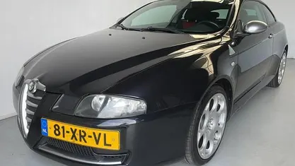 Zwart (metallic) Occasion 2007 Alfa Romeo GT Coupé | € 1.499 (Super prijs)