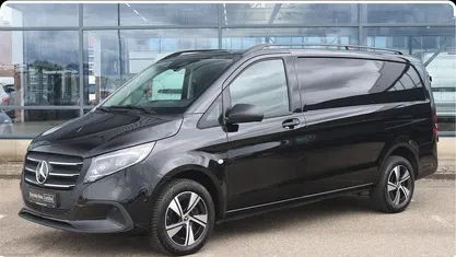 Zwart Occasion 2024 Mercedes Vito Van | € 44.945 (Goede deal)
