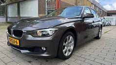Bruin Gebruikt 2012 BMW 320 Executive Sedan | € 13.950 (Eerlijke prijs)