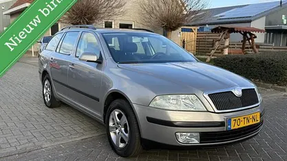 Beige Gebruikt 2007 Skoda Octavia Ambiente Stationwagen | € 2.750 (Goede deal)