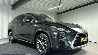 Zwart Occasion 2017 Lexus RX450h Luxury Line SUV | € 38.595 (Eerlijke prijs)