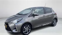 Grijs Gebruikt 2018 Toyota Yaris Hybrid Premium Hatchback | € 16.950 (Eerlijke prijs)