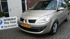Gebruikt 2006 Renault Scénic II Dynamique MPV | € 1.495 (Eerlijke prijs)