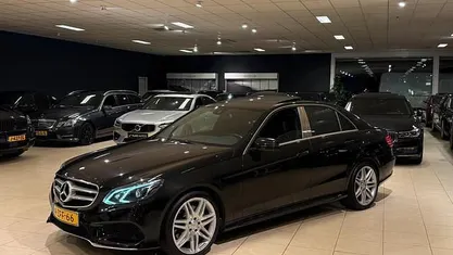 Zwart, metallic lak Gebruikt 2015 Mercedes E350 AMG Sedan | € 14.950 (Eerlijke prijs)
