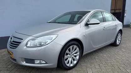 Gebruikt 2009 Opel Insignia Cosmo Sedan | € 6.950 (Eerlijke prijs)