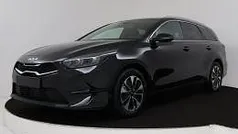 Zwart, metallic lak Gebruikt 2025 Kia Ceed Sportswagon 2 Stationwagen | € 27.450 (Eerlijke prijs)