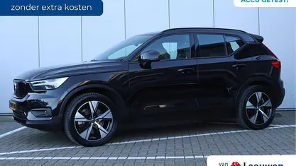 Zwart (metallic) Gebruikt 2020 Volvo XC40 R-Design SUV | € 24.495 (Eerlijke prijs)
