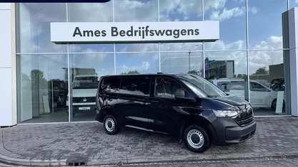 Zwart (metallic) Gebruikt 2024 VW Transporter Life Van | € 37.890 (Eerlijke prijs)