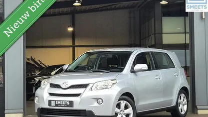 Zilver (metallic) Gebruikt 2009 Toyota Urban Cruiser Hatchback | € 4.950 (Goede deal)