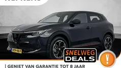 Zwart Nieuw 2025 Alfa Romeo Junior SUV | € 41.995 (Eerlijke prijs)