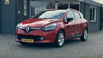 Rood (metallic) Occasion 2016 Renault Clio GrandTour LIMITED Stationwagen | € 8.750 (Eerlijke prijs)