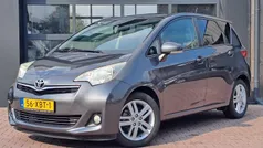 Grijs Gebruikt 2012 Toyota Verso-S MPV | € 9.450 (Eerlijke prijs)