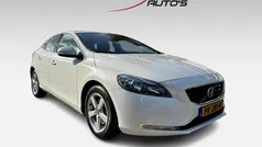 Wit Gebruikt 2013 Volvo V40 Momentum Stationwagen | € 13.145 (Goede deal)
