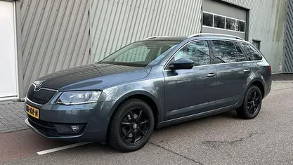 Occasion Skoda Octavia 110 PK (80 kW) 2015 Grijs Hatchback