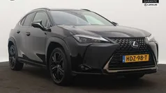 Zwart Gebruikt 2022 Lexus UX 250h SUV | € 35.450 (Eerlijke prijs)