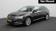 Bruin Gebruikt 2020 Skoda Superb Business Line Stationwagen | € 23.900 (Eerlijke prijs)