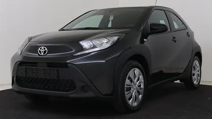Occasion 2025 Toyota Aygo X Play SUV | € 20.395 (Eerlijke prijs)
