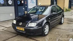 Zwart Gebruikt 2005 VW Bora Sedan | € 1.495 (Eerlijke prijs)