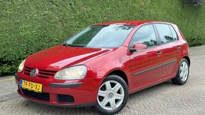 Rood Gebruikt 2004 VW Golf IV Hatchback | € 2.750 (Eerlijke prijs)