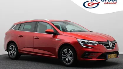 Occasion Renault Mégane GrandTour Intens 116 PK (85 kW) 2021 Rood Stationwagen