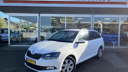 Wit Occasion 2018 Skoda Fabia Ambition Hatchback | € 10.950 (Eerlijke prijs)
