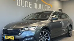 Grijs Gebruikt 2022 Skoda Octavia Business Line Stationwagen | € 26.950 (Eerlijke prijs)