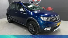 Blauw Gebruikt 2017 Dacia Sandero Stepway Hatchback | € 10.880 (Eerlijke prijs)