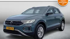 Gebruikt 2023 VW T-Roc Life SUV | € 23.950 (Eerlijke prijs)