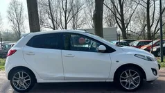 Wit Gebruikt 2013 Mazda 2 Hatchback | € 2.149 (Eerlijke prijs)