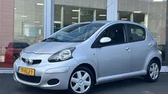Grijs Gebruikt 2011 Toyota Aygo Comfort Hatchback | € 6.445 (Eerlijke prijs)