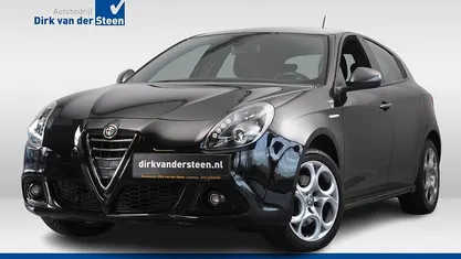 Zwart Gebruikt 2016 Alfa Romeo Giulietta Hatchback | € 12.500 (Eerlijke prijs)