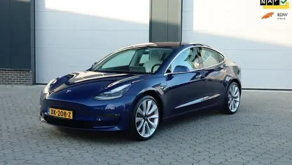 Blauw (metallic) Occasion 2019 Tesla Model 3 Performance Sedan | € 24.990 (Eerlijke prijs)